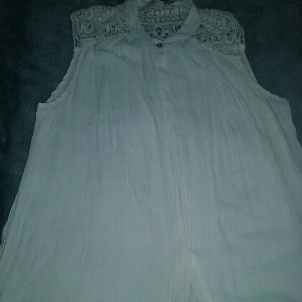 Forever 21 Small Cream Lace Button Up Blouse
